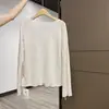 Camiseta feminina para primavera e outono, plus size, modeladora, casual, levemente transparente, decote V, manga longa, branca, modelagem solta, com um visual sofisticado