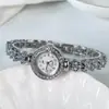 Relógio de pulso Jingwei JW estilo nicho, um relógio de quartzo pequeno e estiloso estilo coreano para mulheres, perfeito para estudantes