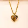 Colar Pingente Único Cruzado Aço Inoxidável Fundição Joias Coração Pedra Natural Acessórios DIY High-End Banhado a Ouro 18K