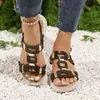 Sandalias de verano europeas y americanas transfronterizas ligeras de talla grande con puntera abierta y hebillas metálicas, sandalias de mujer de suela gruesa, en stock al por mayor para tallas grandes