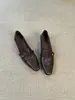 Sapatos baixos femininos quadrados de bico fino estilo francês old money, novo modelo outono 2026, sapatos pretos confortáveis e versáteis para o dia a dia, estilo popular