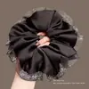 Goma para el pelo con estampado de leopardo marrón para otoño e invierno para mujer, scrunchie elegante y sofisticado para peinados de moño