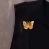 Nova Broche Borboleta Dourada de Camada Dupla Estilo Chinês com Diamantes Brilhantes, Alta Qualidade, Luxo Leve, Design Moderno e Exquisito