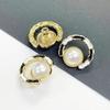 Botón estilo Chanel moda aleación Perla combinación hebilla suéter cárdigan de punto tapeta botón decorativo suministro en stock