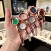 2026 Nuevo Lujo Ligero Nicho Gama Alta Diamante Incrustado Reloj para Mujer Simple Versátil Alta Apariencia Pulsera Reloj de Pulsera Fabricante