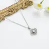 Collar de Moda de Lujo Ligero con Diseño Hueco de Flor de Amor y Mariposa, Cadena para Clavícula de Temperamento Nicho para Mujer, Venta al por Mayor