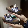 Zapatillas Deportivas Infantiles 2026 Primavera y Otoño Nuevo Estilo Zapatos de Entrenamiento Retro Alemanes para Niños Zapatos Casuales para Niñas Zapatos Suaves para Bebé Estilo Forrest Gump
