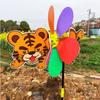 Nuevo molino de viento de dibujos animados tridimensional de colores plásticos color cuadrado tradicional puesto venta caliente juguete para niños Molino de Viento Joven