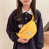 Nova Bolsa de Cintura com Letra para Meninas, Bolsa de Peito Fofa Tendência Coreana, Porta-Moedas Fashionável para Meninos e Meninas, Bolsa de Cintura Leve para Passeios