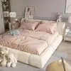 Cama Minimalista Moderna para Habitación de Niñas, Base de Cama de Piso Puff Color Crema, Cama de Celebridad de Internet Estilo Princesa