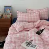 Conjunto de cuatro piezas a cuadros estilo A, minimalista, funda de edredón, sábana bajera y funda de almohada de algodón, apto para dormitorios de estudiantes, conjunto de tres piezas con sábana bajera ajustable