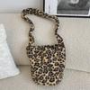 410241 outono e inverno novo bolsa de balde com alça de veludo de cordeiro estampa de leopardo retrô xadrez colorido bolsa de ombro de grande capacidade