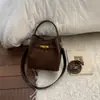 Bolsa Feminina 2026 Novo Estilo Retro Nicho Versátil Casual Ombro Transversal Balde para Trabalho
