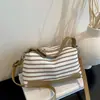 Bolsa popular deste ano 2026 início do outono nova bolsa feminina bolsa de ombro única fosca retrô bolsa transversal com toque casual