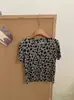 Nueva Camiseta de Verano 2026 con Cuello Redondo y Estampado de Leopardo para Mujer, Holgada, Versátil para el Día a Día, Moderna, Cómoda, Top que Reduce la Edad