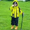 Chaqueta cortavientos para niño para primavera, otoño e invierno 2026, nuevo abrigo grueso, a prueba de viento, fresco y elegante, atuendo de otoño para niños