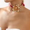 N12271 Collar de flor de rosa de metal estilo retro europeo y americano estilo Hong Kong diseño de temperamento dulce cadena de clavícula de cinta