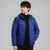 Chaqueta Corta Ligera de Plumas para Hombre 2023 Nueva Chaqueta con Capucha Moda de Invierno Chaqueta de Cuello Alto 90 Plumas de Pato Blanco Ropa de Hombre