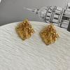 Pendientes de plata 925 con efecto plisado de lámina de estaño estilo retro europeo y americano, pendientes de latón con temperamento irregular a la moda.