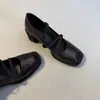 Sapatos Mary Jane Novos com Salto Bloco Silencioso de 6,5 cm de Altura, Tira Elástica, Bico Quadrado, Design Elegante com Cruzamento