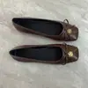 Sapatos Mocassins Femininos Versáteis de Solado Macio 2026 Outono Novo Bico Quadrado Baixo Sapatos Planos Moda Laço Sapatos Mary Jane
