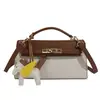 2026 Nuevo Bolso Cruzado de Hombro Único con Diseño de Nicho Coreano para Mujer, Bolso de Mano Versátil de Moda con Bloques de Color Bolso Kelly