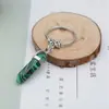 Venta caliente europea y americana piedra natural columna de cristal columna hexagonal llavero colgante pequeño regalo fábrica de regalos al por mayor