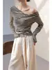 Guangzhou Treze Linhas Alta Qualidade ~ Camiseta Feminina Listrada de Manga Longa com Ombro Assimétrico Design Novo Outono 2025 Top Irregular
