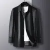 Jaqueta de Couro Masculina com Gola Reversível, de Botão Único, Comprimento Médio, Forrada com Lã, Jaqueta de Couro Espessa, Novo Estilo Outono e Inverno 2024, Casaco de Pai