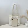 Bolso Tote de Gran Capacidad Decorativo de Mariposa a la Moda para Mujer 2025 Nuevo Verano Nuevo Bolso para Ir al Trabajo Bolso de Hombro Sobaco