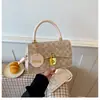 2026 Bolso Cuadrado Pequeño Casual de Color Sólido Retro Elegante para Mujer Bolso Cruzado Versátil de Moda con Textura de Alta Calidad para Viajes al Trabajo para Mujer