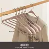 Cabides antiderrapantes, espessos e que não marcam para uso doméstico, projetados para evitar marcas nos ombros, com ombros largos, ideais para casacos e guarda-roupas, e adequados para pendurar roupas