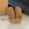 Chinelos Femininos Estilo Birkenstock Retro Celebridade da Internet Moda 2026 Novos Sola Grossa para Uso Externo Casual com Fivela Versáteis Fechados