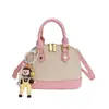 Bolsa Transversal de Luxo Feminina Versátil Fashionável Bolsa de Mão 2025 Nova Bolsa Fofa de Concha Casual para o Dia a Dia Bolsa de Luxo Leve