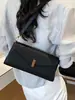 Bolso de Cadena Elegante y de Moda Estilo Baguette Nuevo Primavera 2026 Bolso de Hombro para Mujer de Gama Alta