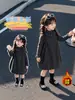 Moda Elegante y a la Moda para Niñas Otoño e Invierno Estilo Bosque Retro Lindo Conjunto de Vestido con Chaleco Espeso de Invierno para Niños Bebé Forrado de Felpa