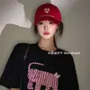 Boné de Baseball Autêntico Coreano com Bordado de Letra em Forma de Coração para Homens e Mulheres, Novo Boné de Bico de Pato em Forma de Coração para Afinar o Rosto, Tendência