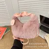 Bolsa Nova Estilo Outono e Inverno com Etiqueta, Bolsa de Mão, Bolsa de Pelúcia, Bolsa Feminina, Bolsa Transversal Peluda Versátil, Bolsa Feminina Estilo Dumpling