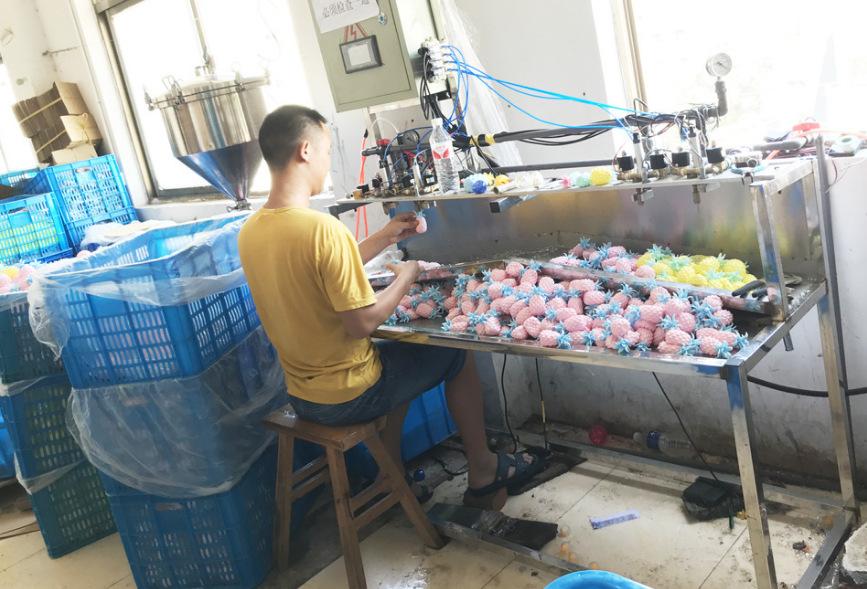 9412389426_1911045658