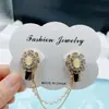 Clip de bufanda de cristal de moda coreana para mujer, hebilla de conexión de cuello ajustado para cárdigan, clip anti-exposición, venta al por mayor