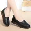 Otoño 2026 Zapatos Suaves de Suela para Madres de Mediana Edad y Mayores Antideslizantes Sin Cordones Cómodos Mocasines Suela Suave No Cansan los Pies Zapatos de Moda