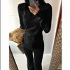 Top básico de manga larga con cuello redondo para mujer, corte ajustado, que cubre la cadera, versátil para usar en capas, con dobladillo extendido, perfecto como capa interior o top básico
