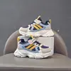 Nuevos zapatos casuales para niños, zapatillas deportivas para niños con parte superior de cuero duradero, zapatos de papá, zapatillas para correr antideslizantes de suela suave para todas las estaciones para niñas