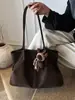 Bolso Retro Transfronterizo para Mujer de Gran Capacidad Nuevo Otoño e Invierno 2025 Bolso de Hombro Plegado Informal Versátil Bolso Tote para Estudiante