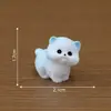 Paisaje en miniatura con lindas figuritas de gatitos con moños, adorables decoraciones DIY para casa de muñecas y pequeños adornos de escritorio