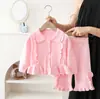 Conjunto de suéter tejido para niña: Conjunto de Dos Piezas: Cárdigan de Encaje con Cuello y Decoración de Flor Tridimensional, y Suéter con Lazo