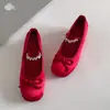 Sapatos de salto baixo retrô com aumento de altura oculto para mulheres, novos sapatos Mary Jane versáteis estilo fada para o verão de 2026