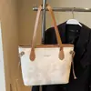 Bolso de hombro grande de estilo coreano, simple y elegante, de gran capacidad, para mujer, moderno y sofisticado, bolso tote fresco y versátil para llevar debajo del brazo
