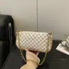 Moda Feminina Casual Retro Estampada Nova Primavera 2026 Bolsa Quadrada Pequena Simples de Corrente para Axila/Ombro Grande Capacidade