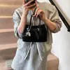 Bolsa de Balde Texturizada Versátil de Alta Qualidade para Mulheres - Moda de Verão Tendência 2025